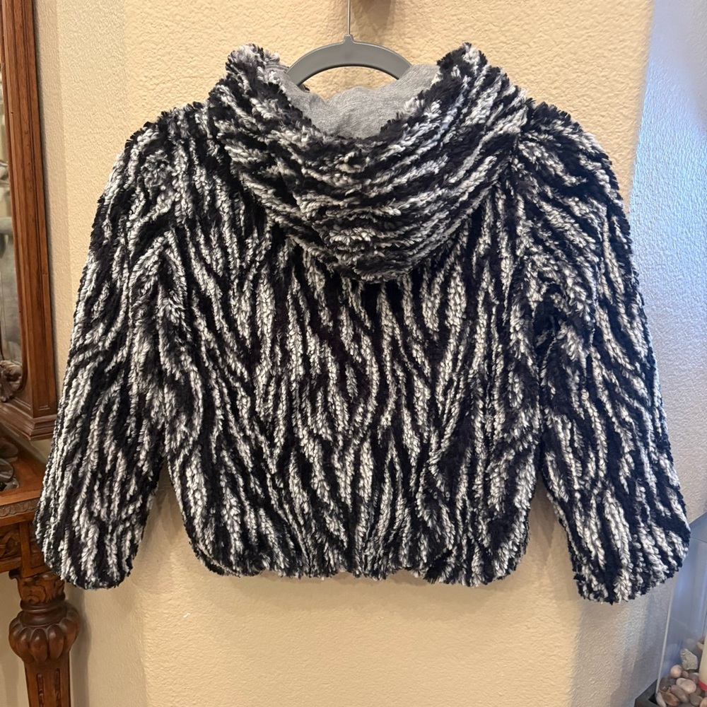 SPLENDID Girls Kids Black & White Zebra Sherpa Fuzzy Zip Hoodie Jacket Size 10 - Picture 5 of 8